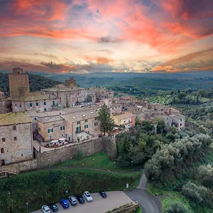 Palazzo Brandano 3*, Petroio Italia
